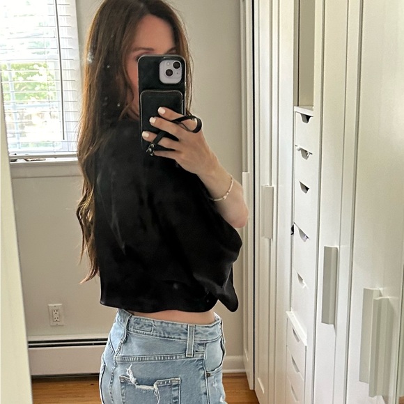 Silk like knot front crop top - Picture 5 of 5